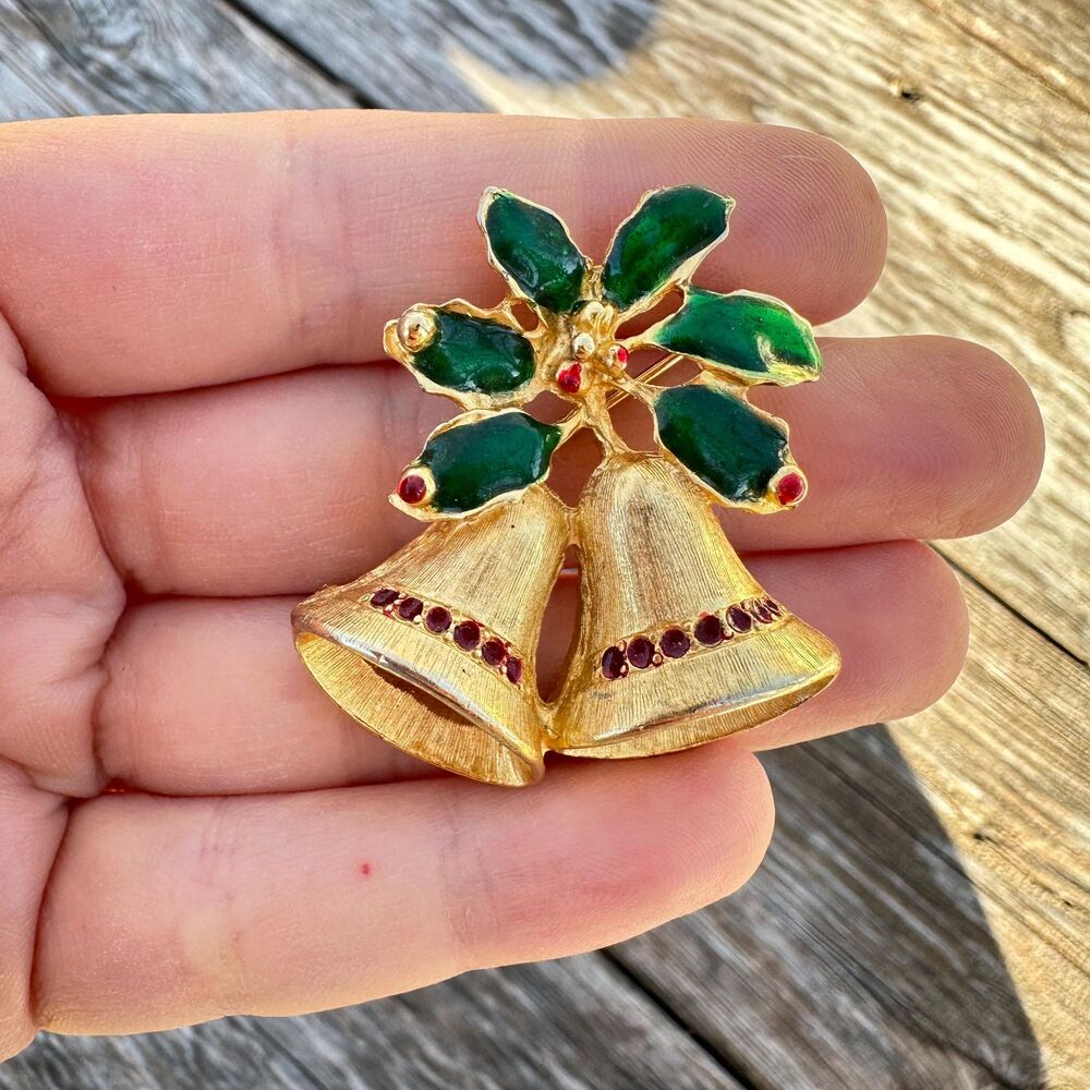 Vintage Jewelry Christmas bells brooch pin